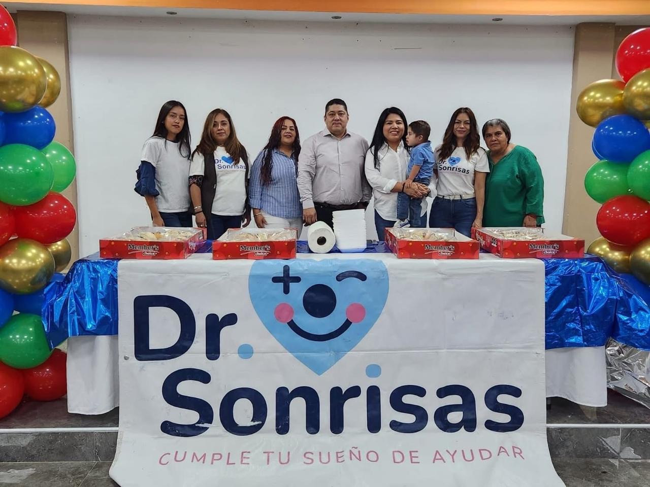Celebran la magia de los Reyes Magos con Dr. Sonrisas