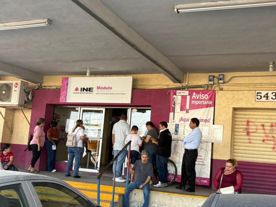 Saturan miles de ciudadanos módulos ante el fin de vigencia de su credencial