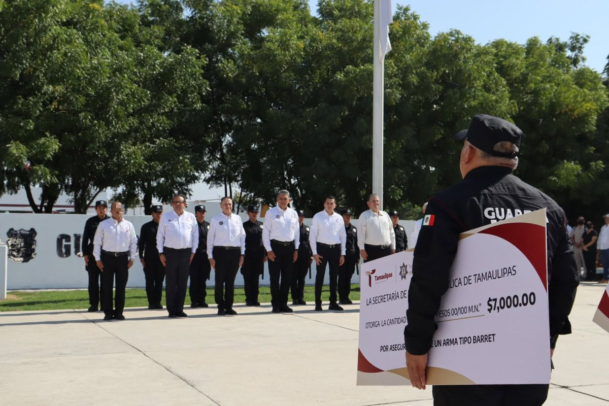 Entrega SSPT incentivos económicos mensuales por aseguramiento de armas