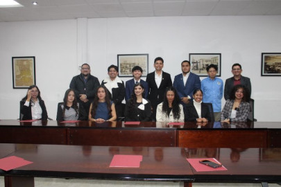 Instalan y toman protesta al Consejo Neolaredense de la Juventud 2025–2026