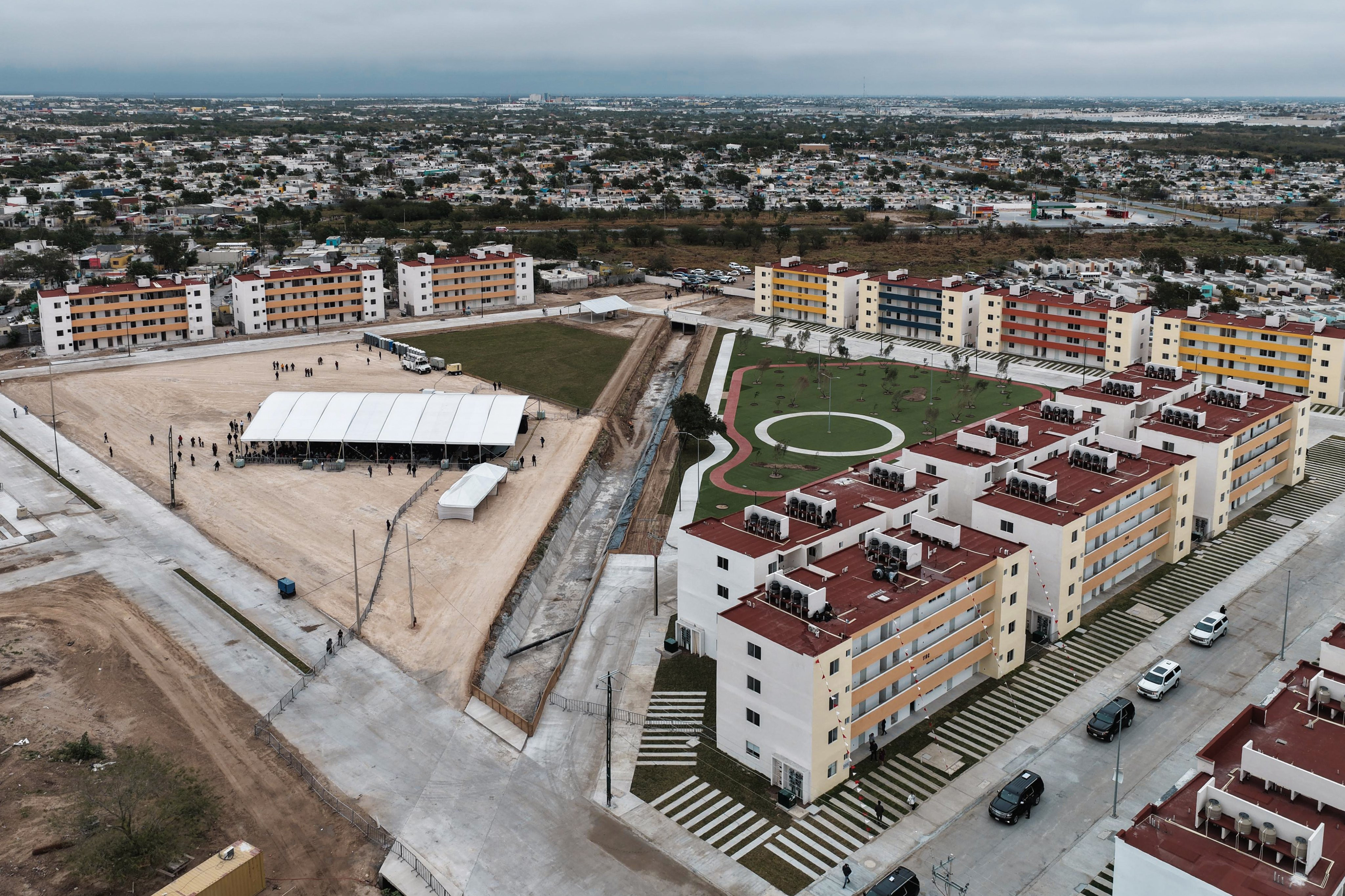 Nosotros negociamos, trabajamos con nuestros vecinos, pero nunca nos subordinamos: Sheinbaum