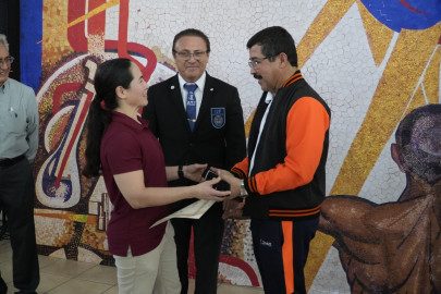 Recibe rector de la UAT reconocimiento de la Federación  Mexicana de Judo
