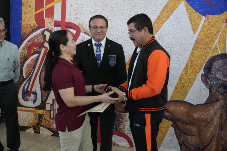 Recibe rector de la UAT reconocimiento de la Federación  Mexicana de Judo
