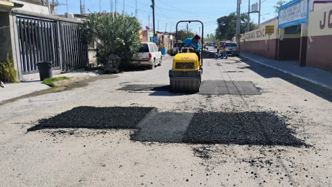 Intensifica Gobierno de Carlos Peña Ortiz labores de bacheo en Reynosa