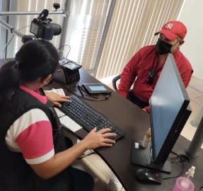 Cubrebocas obligatorio para tramitar INE ante casos de sarampión