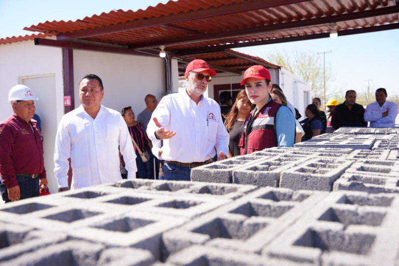 Inaugura Carmen Lilia Canturosas bloquera comunitaria que producirá 150 mil piezas al año para construir casas dignas