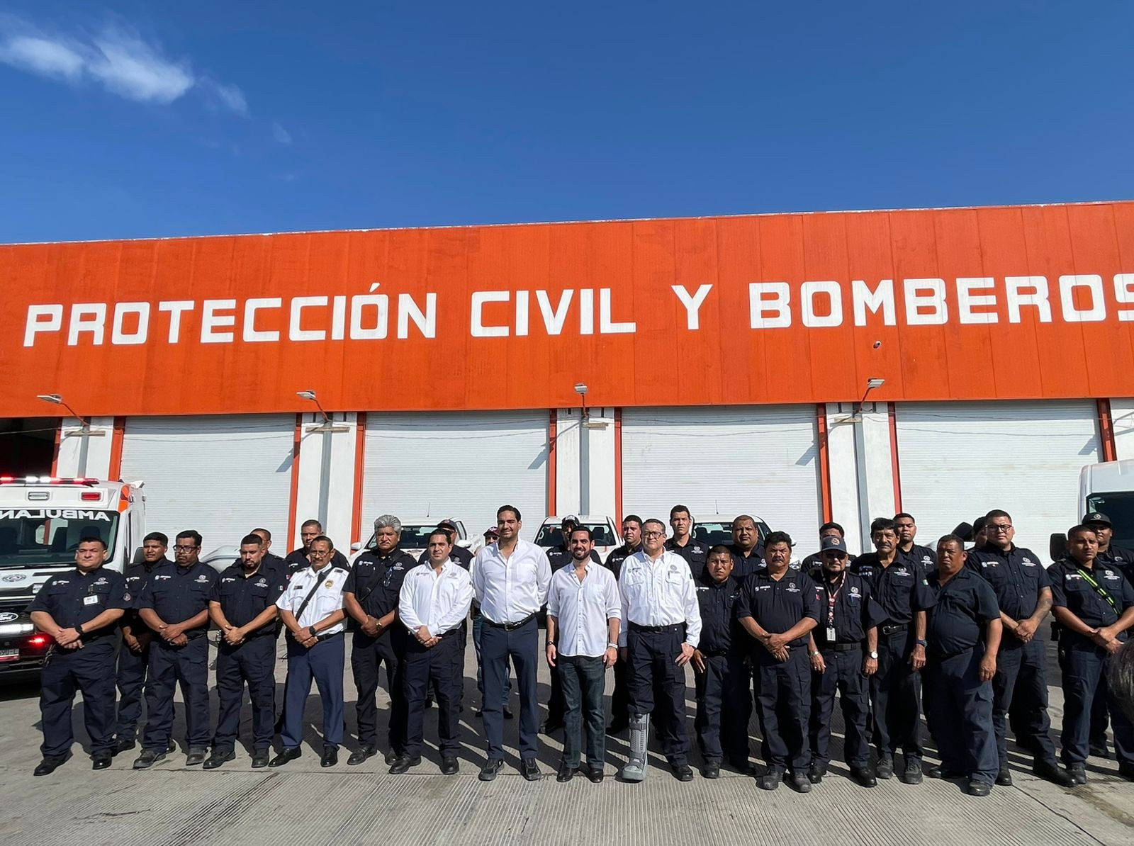 Entregan nuevas unidades a Protección Civil y Bomberos en Reynosa