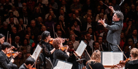 Gustavo Dudamel, primer latino al frente de la Filarmónica de Nueva York, promete una “nueva era”