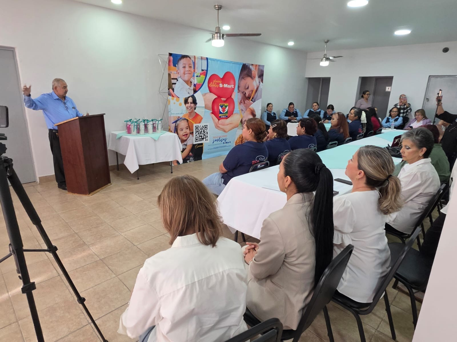 Entregan clientes de suoermercado más de 734 mil pesos al Patronato Pro-Ancianos "El Buen Pastor"