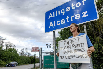 Jueza ordena a ICE garantizar acceso a abogados a migrantes en ‘Alligator Alcatraz’