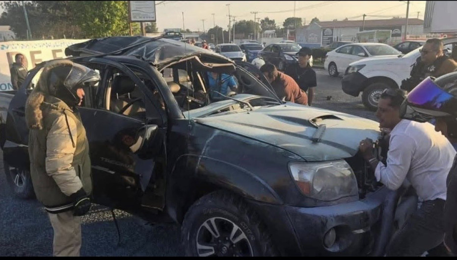 Explosión en camioneta deja dos muertos en Tecámac, Estado de México