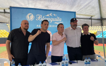 Gratis disfrutarán función de box en gradas familias de colonias populares