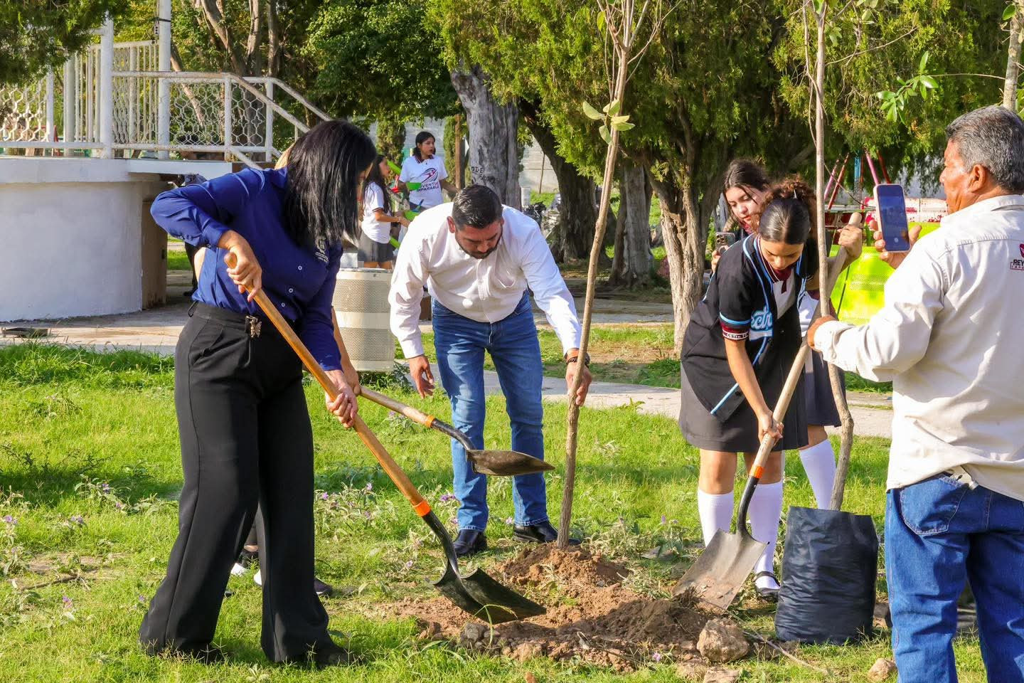 Participaron estudiantes reynosenses en Jornada Nacional de Tequios en Espacios Naturales