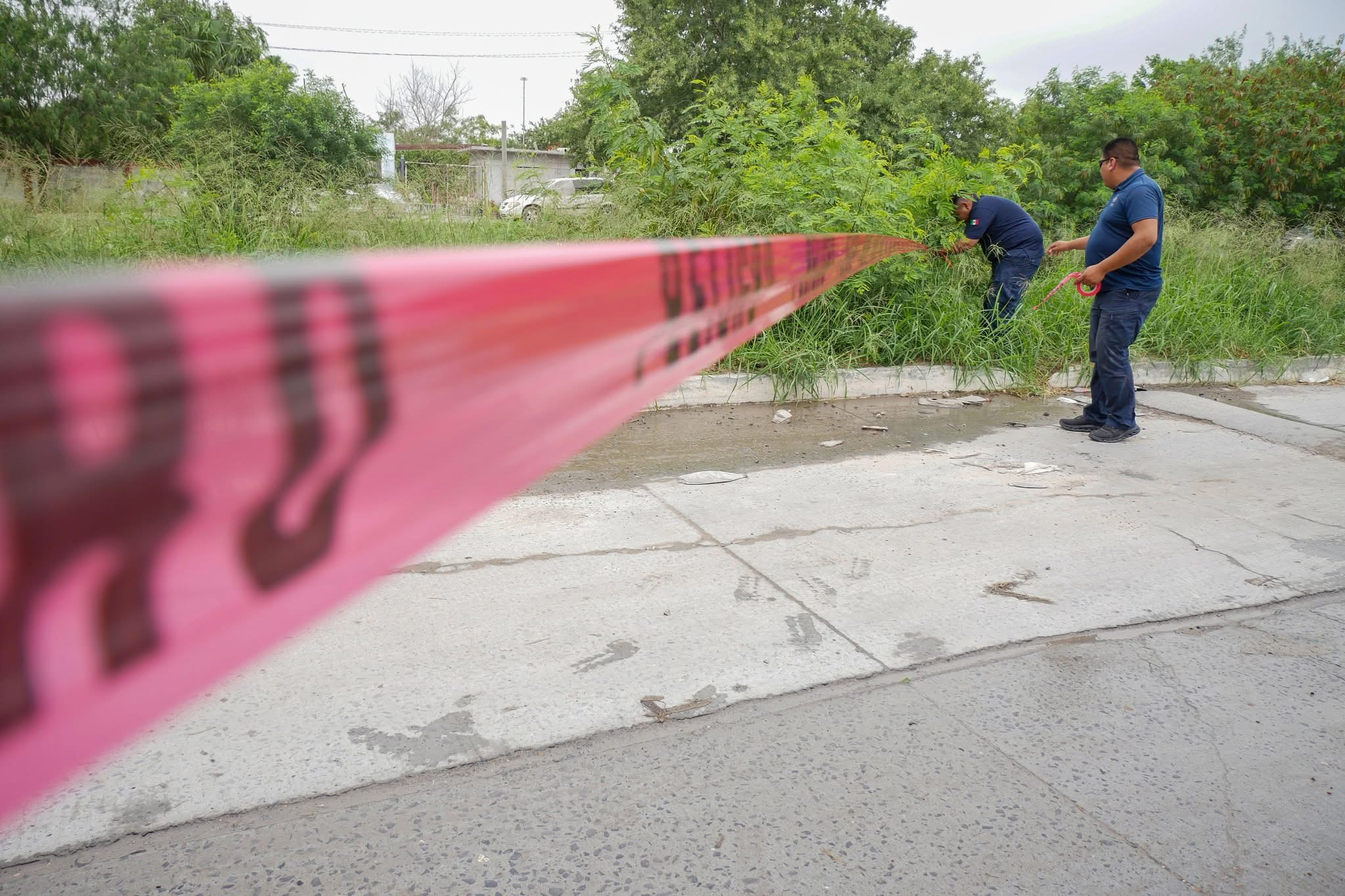 Restringen circulación en paso a desnivel por creciente del canal Rodhe
