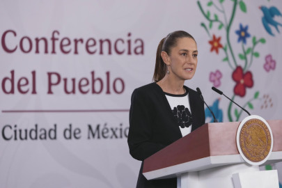 Mexicanos en EU aportan 2.3 billones de dólares al PIB: Sheinbaum