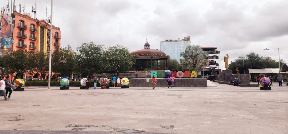 Celebran reynosenses la Copa del Mundo 2026 en la plaza principal Miguel Hidalgo