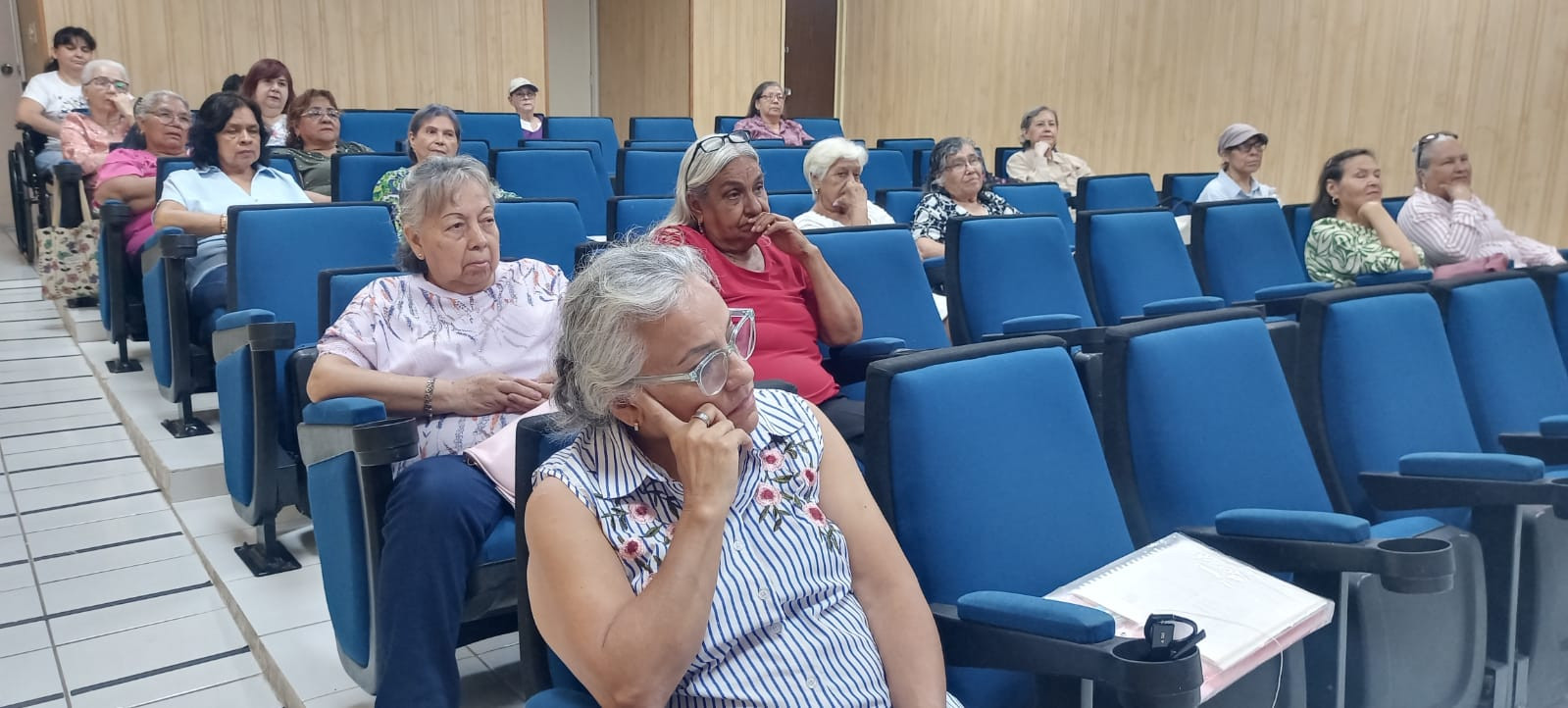 Ofrece Lazo Rosa talleres para disminuir impacto de quimioterapias