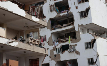 Sube a 188 la cifra de muertos por los terremotos en Venezuela
