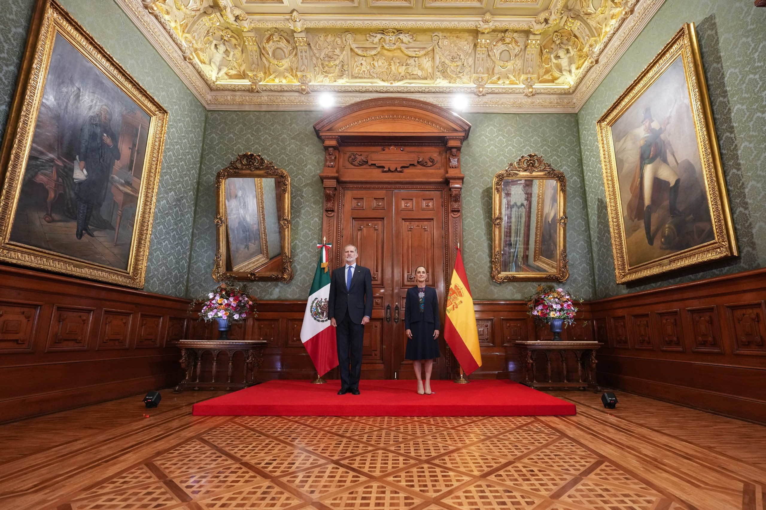 Sheinbaum recibe al rey Felipe VI en Palacio Nacional para fortalecer la relación México-España