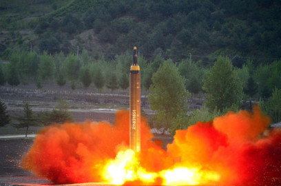 Corea del Norte realiza nueva prueba de misil balístico