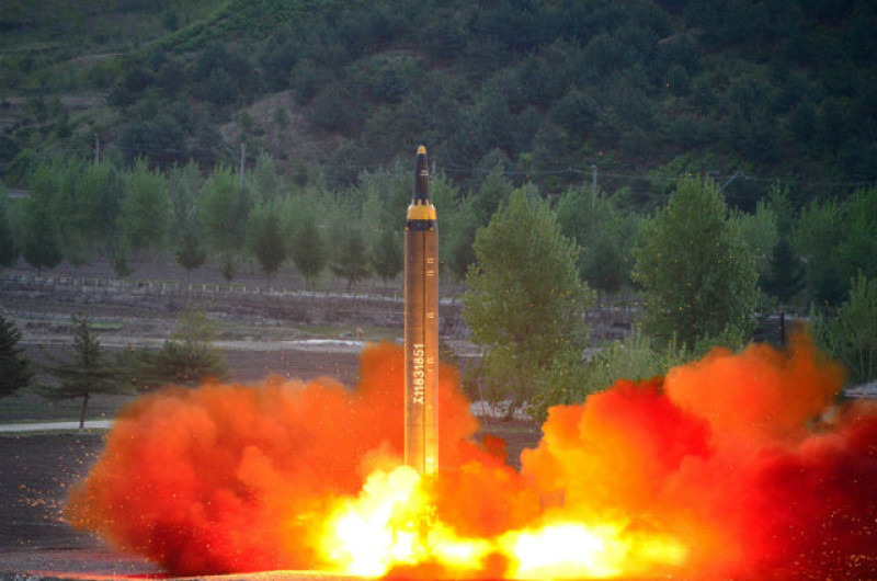 Corea del Norte realiza nueva prueba de misil balístico