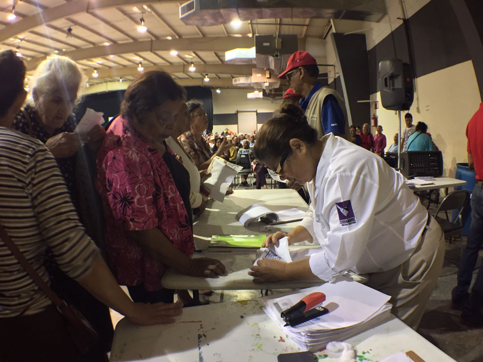 Más de 6 mil abuelitos acuden a cobrar 65 y Más 