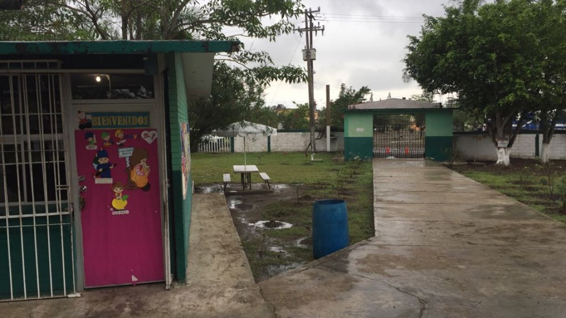 Paredes y pisos se quiebran en escuela primaria que se hunde