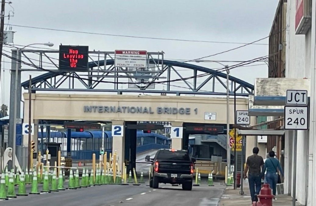 Reanudan operaciones cuatro cruces fronterizos en Texas, California y Arizona