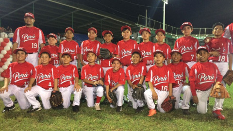 México vence por nocaut a Perú en su debut en CPB