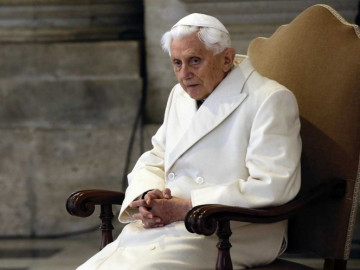 Salud de Benedicto XVI mejora