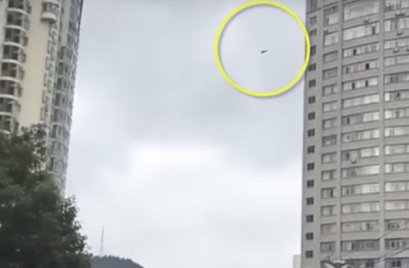 Sujeto intenta escapar de un hotel para no pagar cuenta