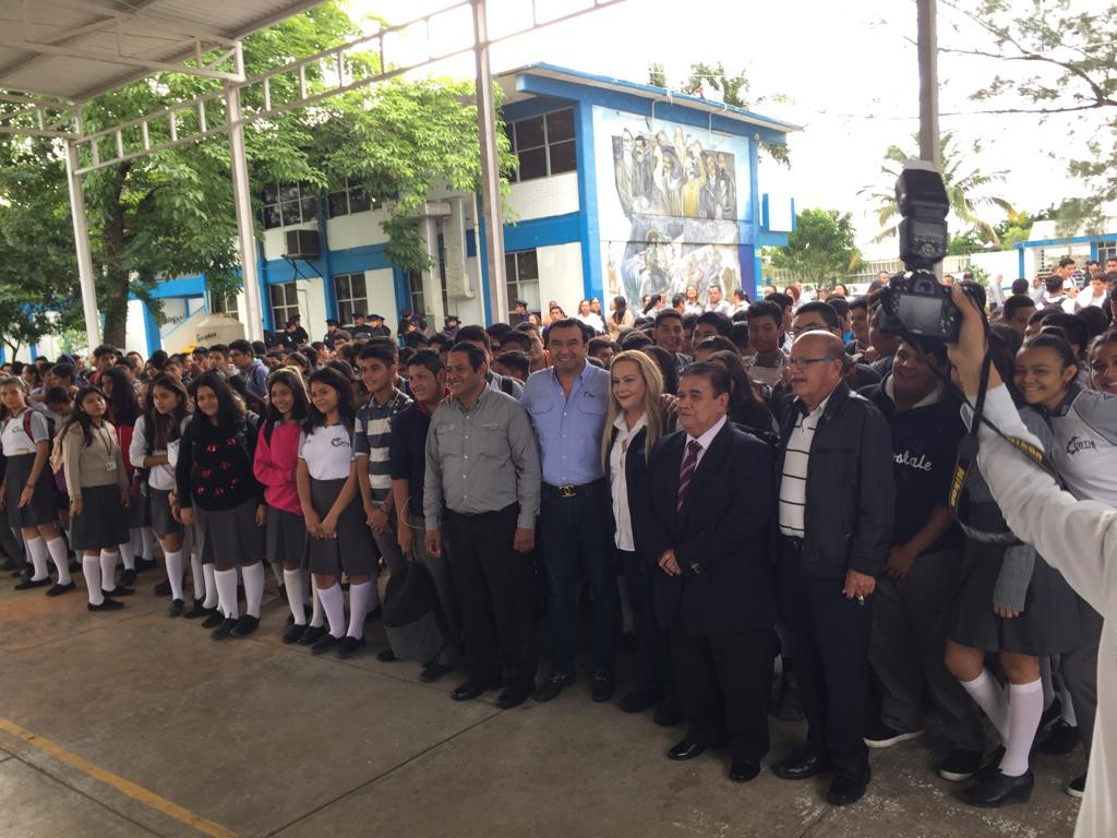 Conmemoran el 42 aniversario de la fundación del CBTis 105