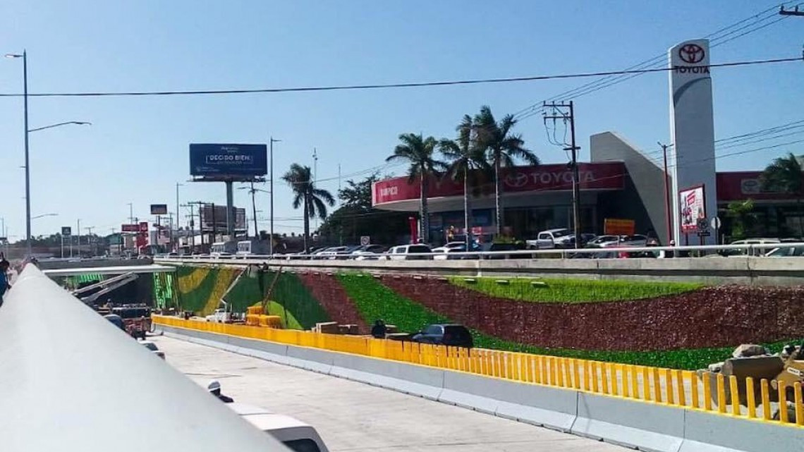 Multa a microbuseros que  circulen por paso inferior San Pedro 