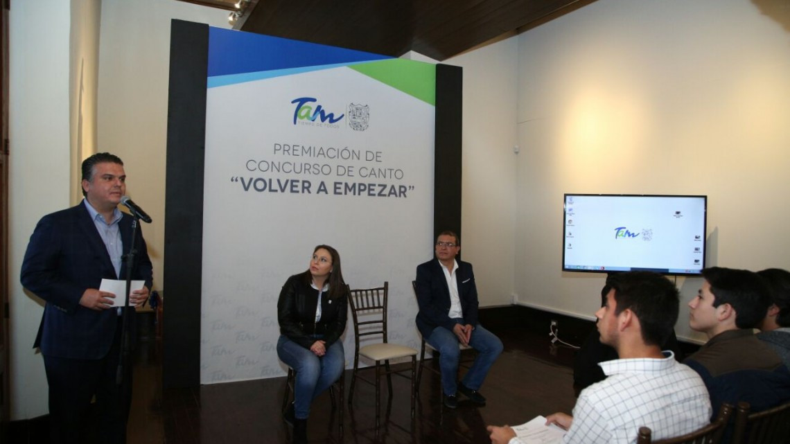 Premian a ganadores del concurso estatal de canto Volver a Empezar