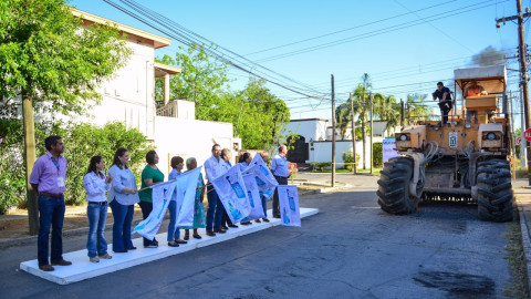 Da banderazo Alcalde a obras de recarpeteo en la Jardín