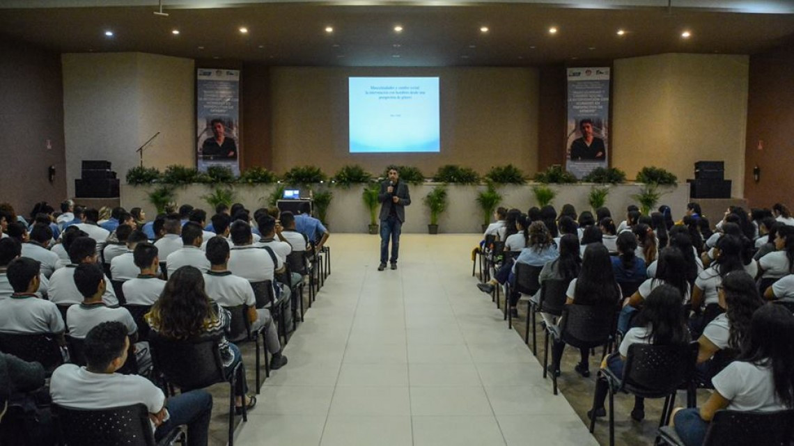 Culmina ciclo en formación de género en Nuevo Laredo