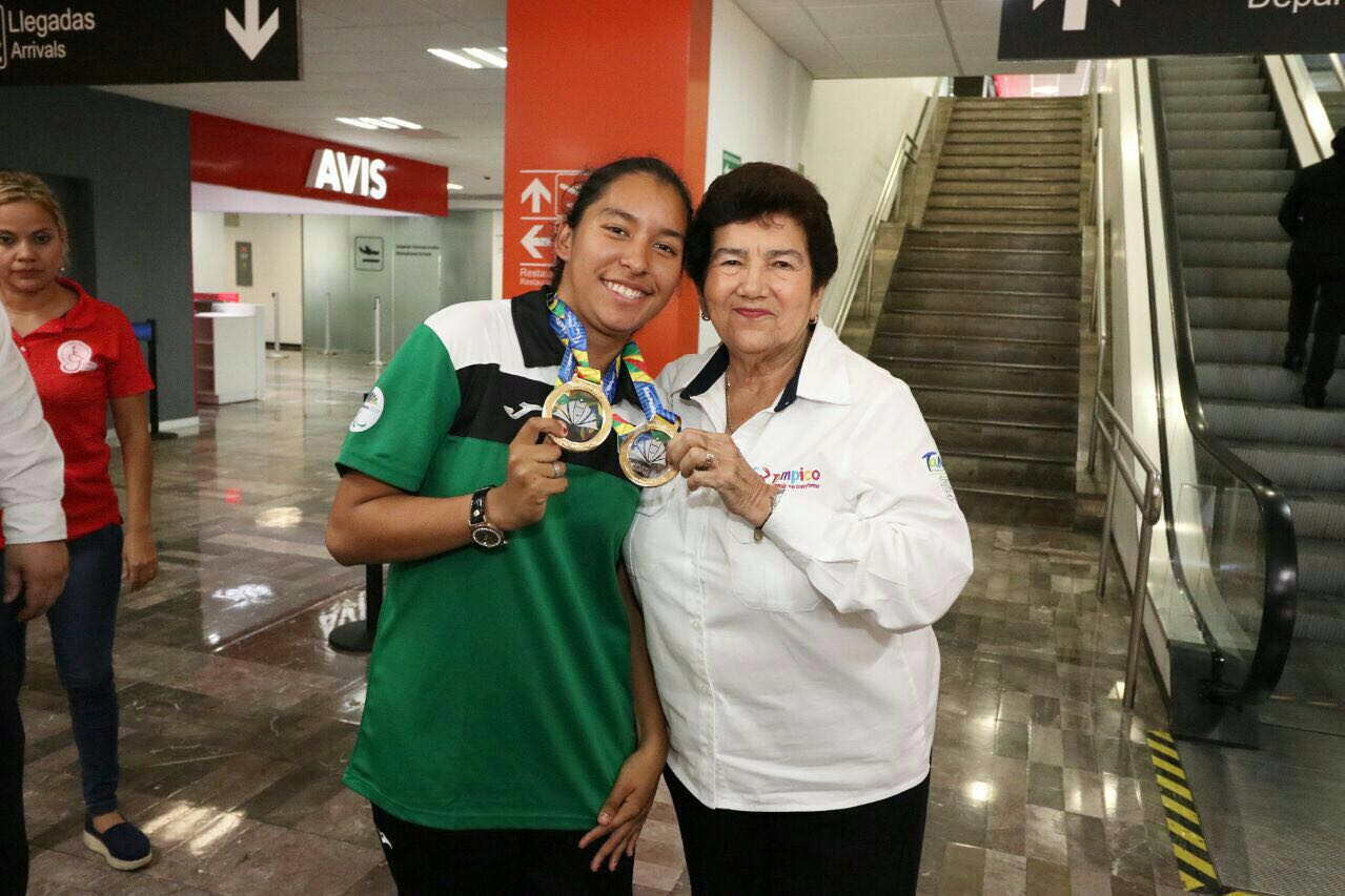 Alcaldesa recibe a Karla Sofía Cárdenas medallista de oro en Sao Paulo 2017