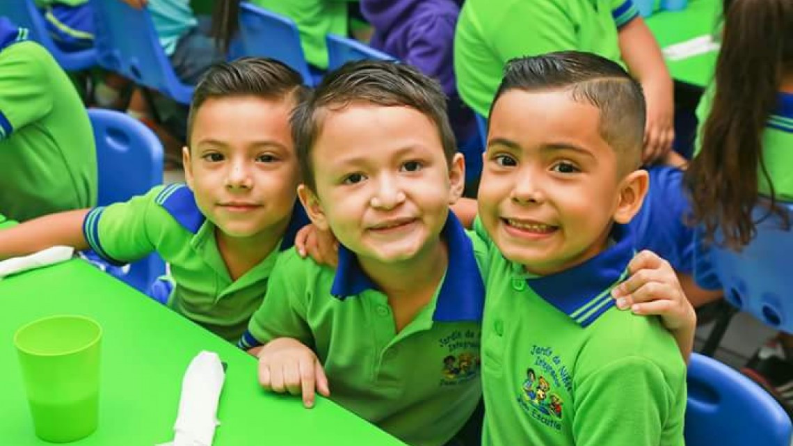 “Desayuna Bien” beneficia a alumnos de escuelas de nivel básico