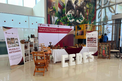 Con stand “Trabajo que Transforma” promueven artesanías de CEDES en Torre Bicentenario