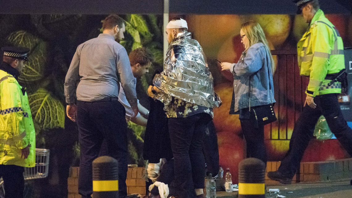 Al menos 20 muertos por explosión en concierto de Ariana Grande