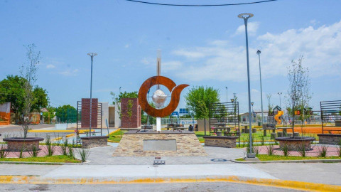 Invitan a representantes de medios a develar monumento al Periodista