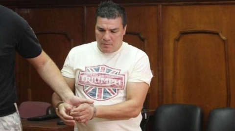 Condenan a boxeador campeón mundial a 18 años de prisión por violar a su hija