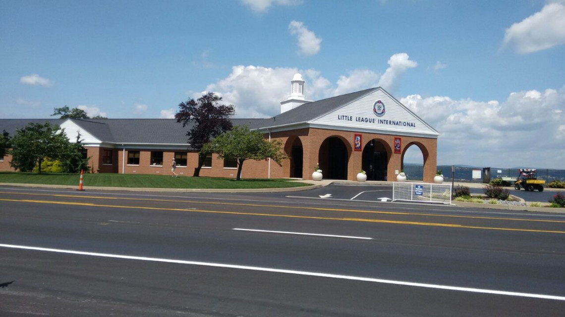 Llegan a Williamsport familiares de jugadores de la Treviño Kelly