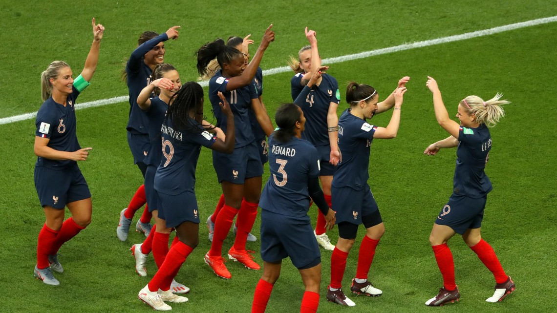 Francia debuta con goleada sobre Corea del Sur