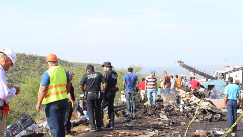 Desconocen identidad de fallecidos en accidente de autobús