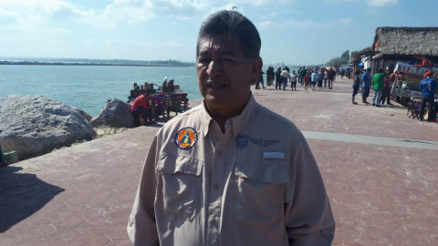 Con fuerte operativo retiran a  comerciantes en escollera de Playa Miramar