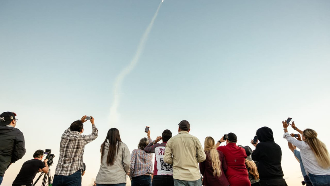 SpaceX logra con éxito quinto lanzamiento; Regresa a la base Super Heavy
