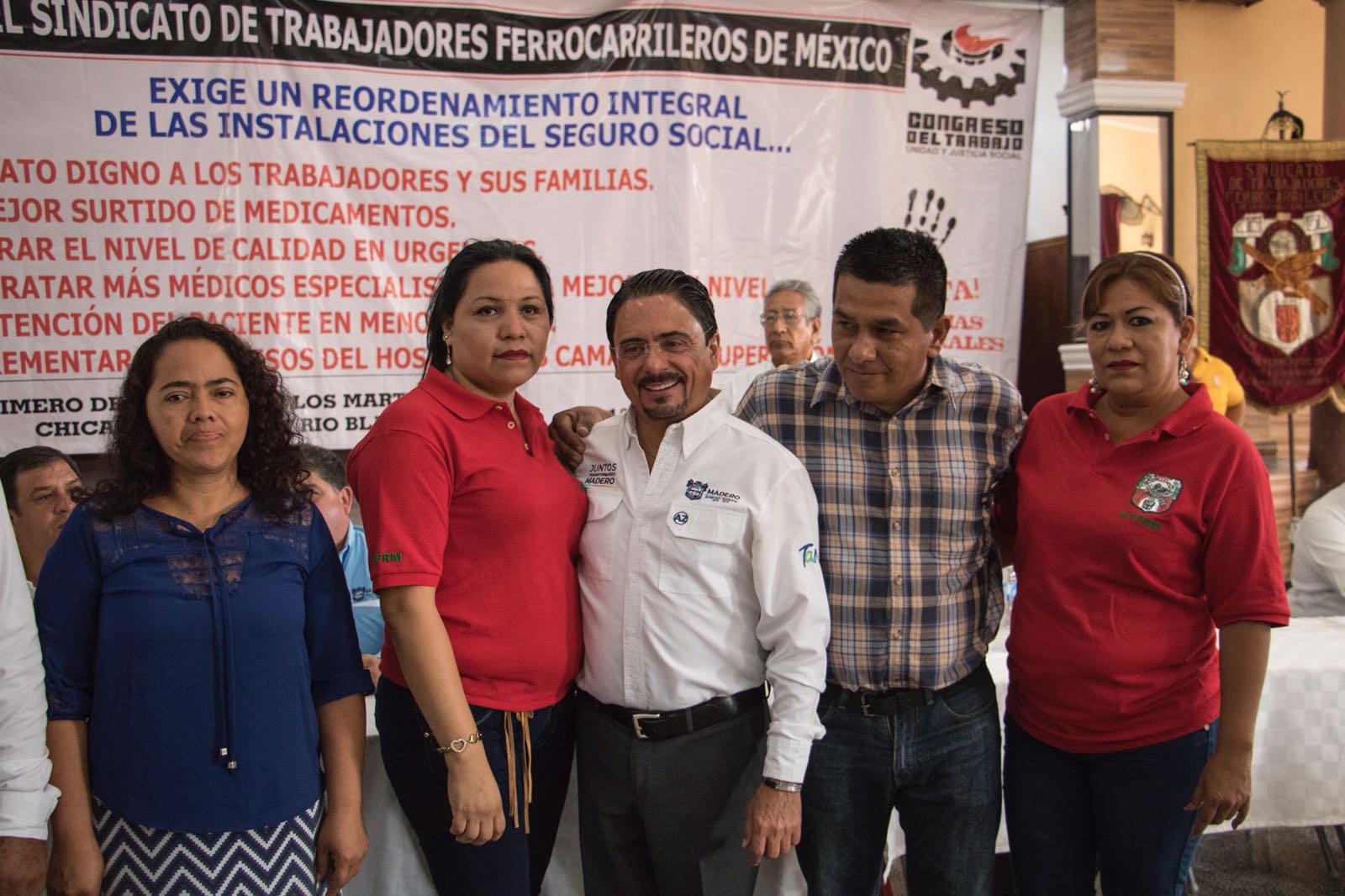 Andrés Zorrilla reconoce trabajo de los ferrocarrileros