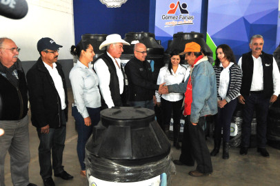 Agradecen apoyo del Gobierno del Estado empleando familias