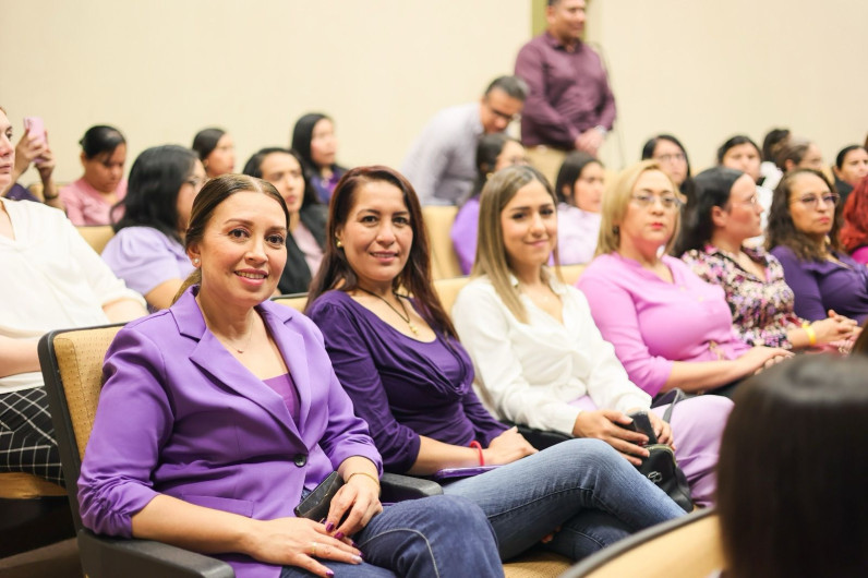 Imparte SEBIEN conferencia Mujer Transformadora